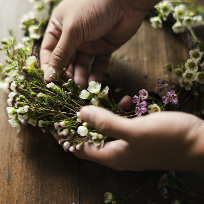 Florist,making,fresh,flowers,crown,arrangement