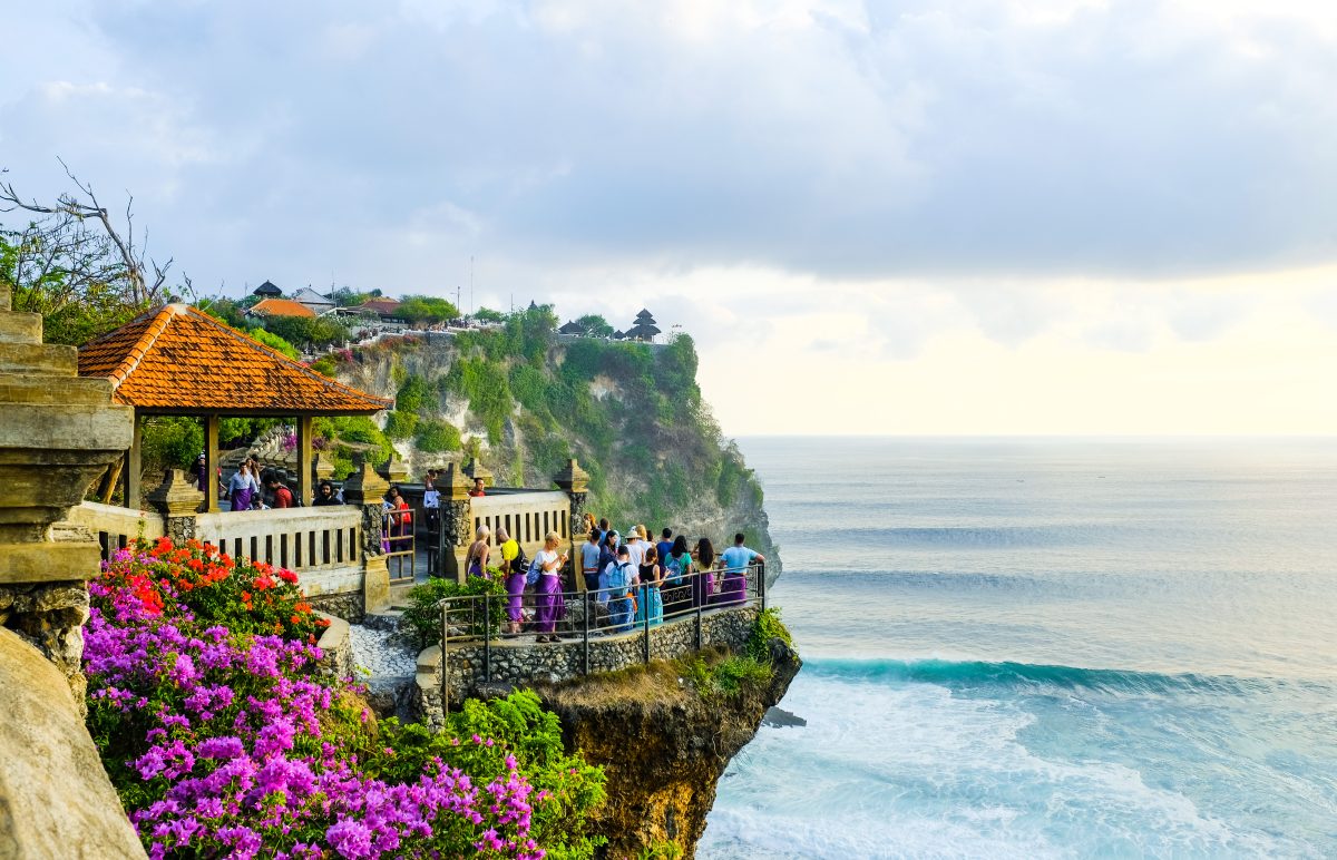 Bali,,indonesia, ,september,25,,2018:,tourists,stand,at,sunset